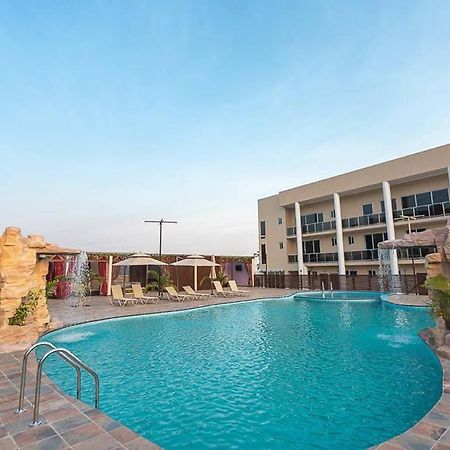 The Platinum Bay Hotel Berekuso Экстерьер фото