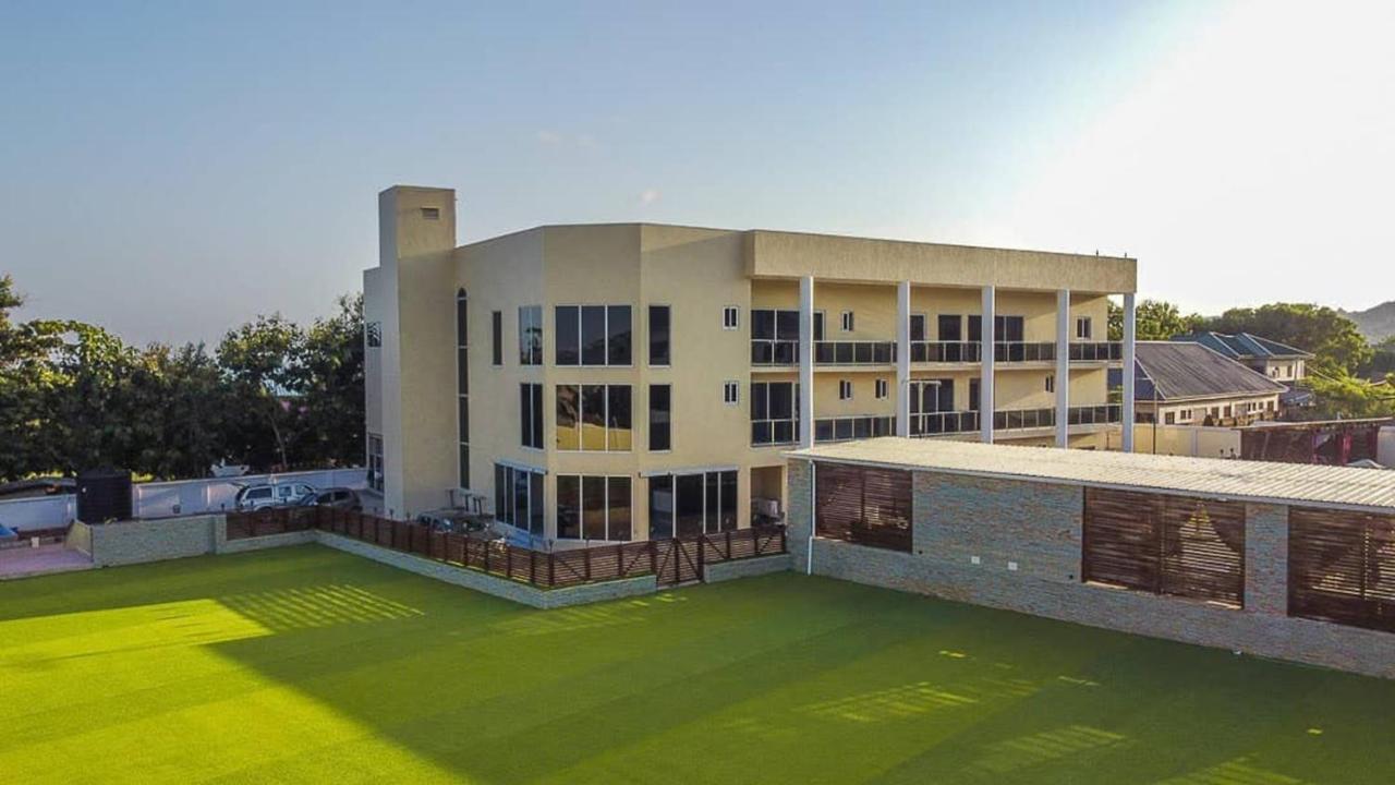 The Platinum Bay Hotel Berekuso Экстерьер фото