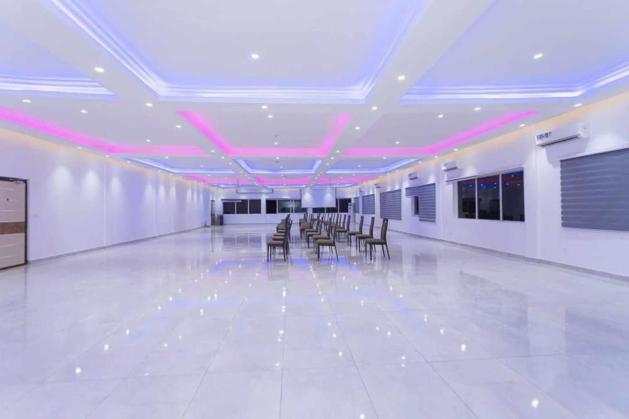 The Platinum Bay Hotel Berekuso Экстерьер фото