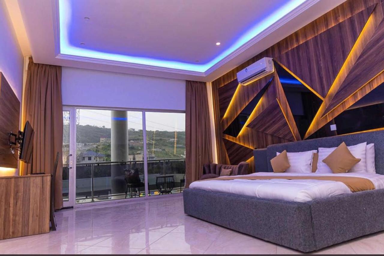 The Platinum Bay Hotel Berekuso Экстерьер фото