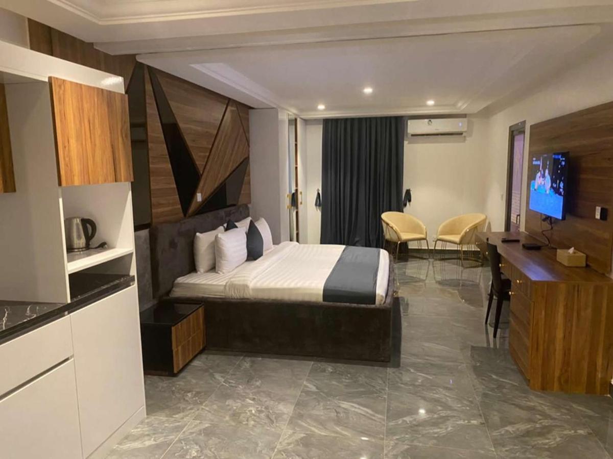 The Platinum Bay Hotel Berekuso Экстерьер фото