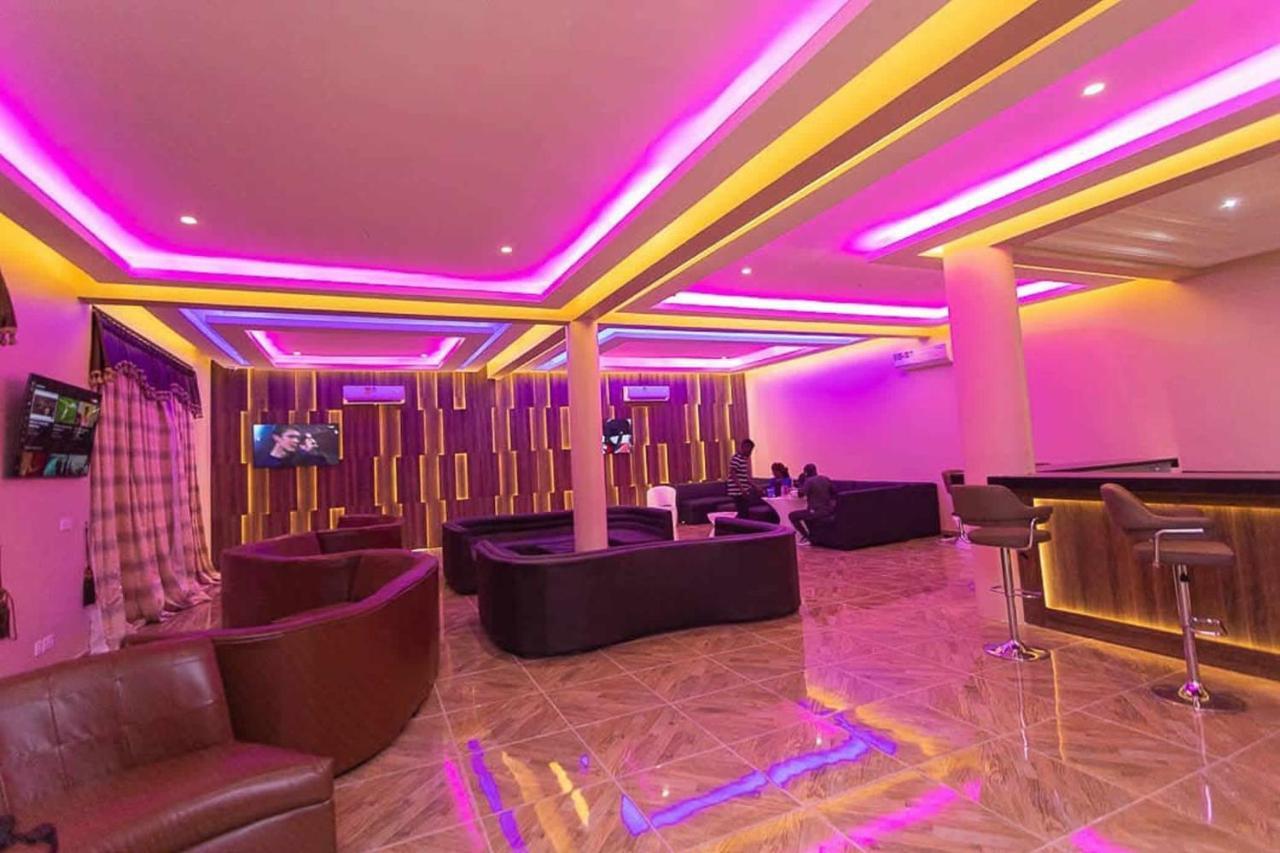 The Platinum Bay Hotel Berekuso Экстерьер фото
