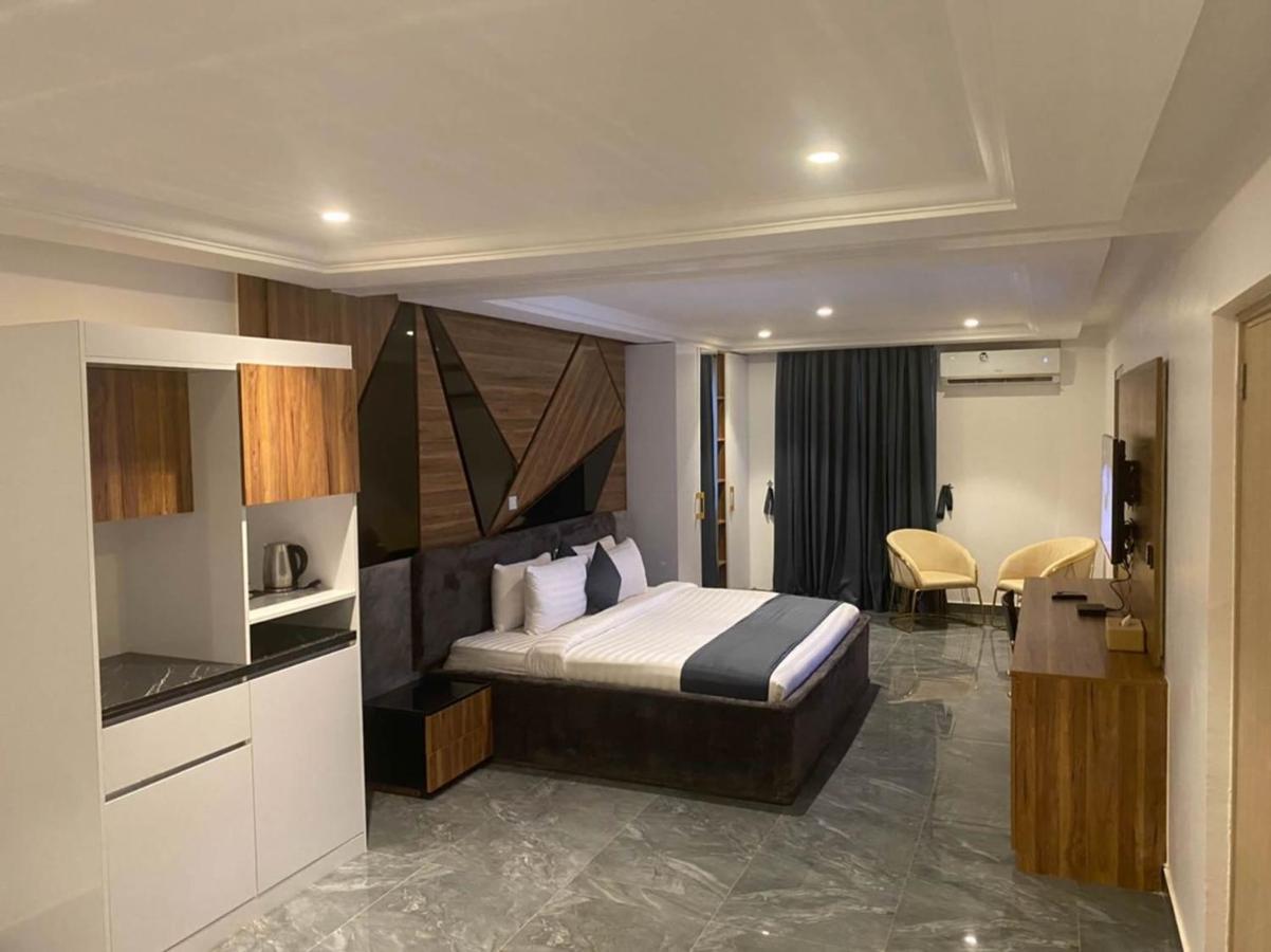 The Platinum Bay Hotel Berekuso Экстерьер фото