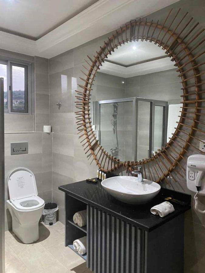 The Platinum Bay Hotel Berekuso Экстерьер фото