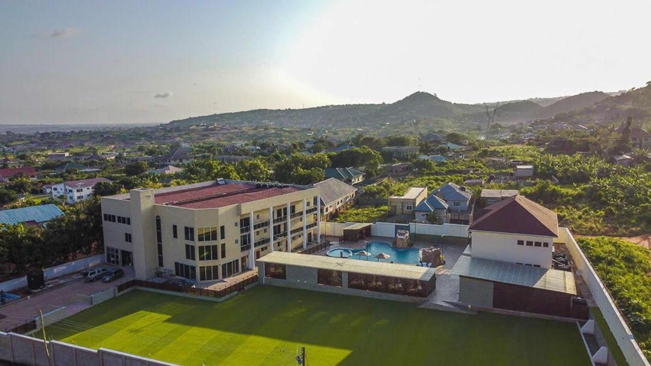 The Platinum Bay Hotel Berekuso Экстерьер фото